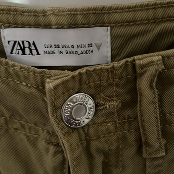 Green cargo pants, almost new - Picture 3 of 4
